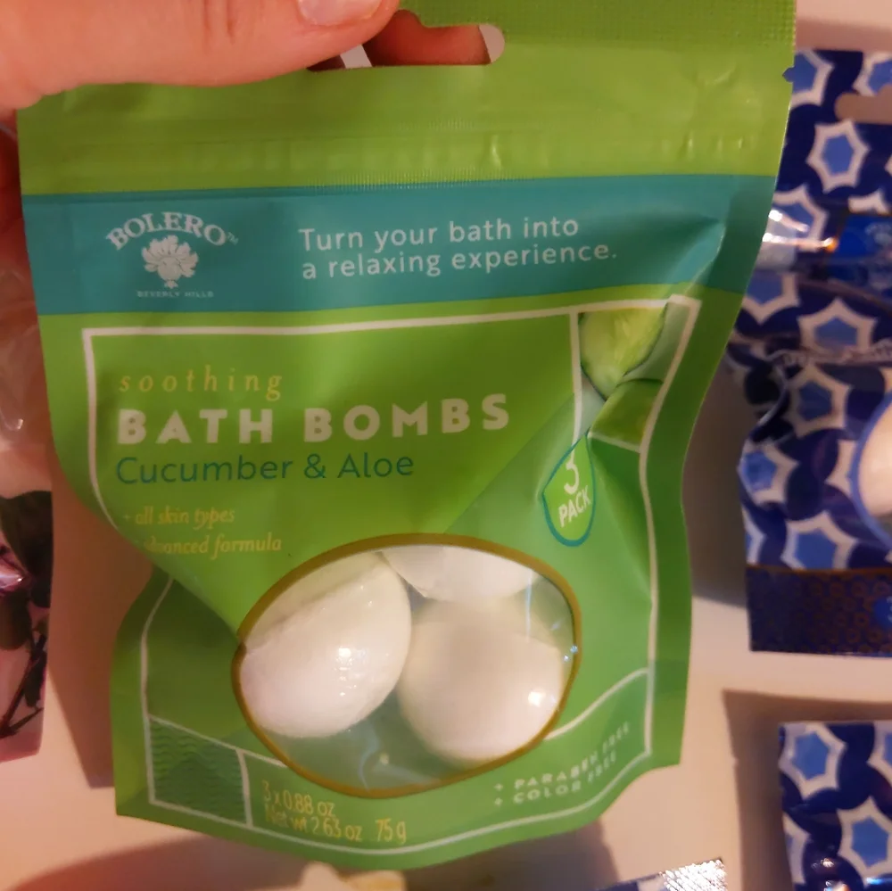 9 PKG BOLERO OF BEVERLY HILLS BATH BOMBS